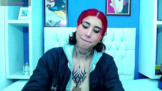 Snapshot of aliss-diaz chatting on 03.19.25 aliss-diaz online show from 03.19.25