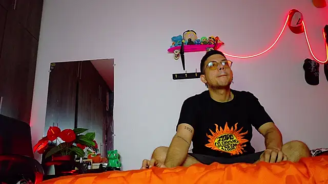 Nymphobuddies online show from 01.20.25