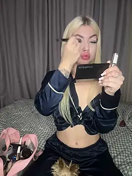 Cute Barbieee  online show from 12.12.24