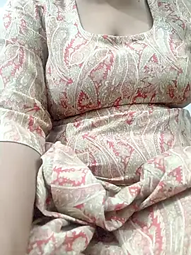 Snapshot of KEEP536 chatting on 10.17.25 KEEP536 online show from 10.17.25