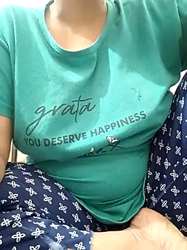 Snapshot of KEEP536 chatting on 10.22.25 KEEP536 online show from 10.22.25