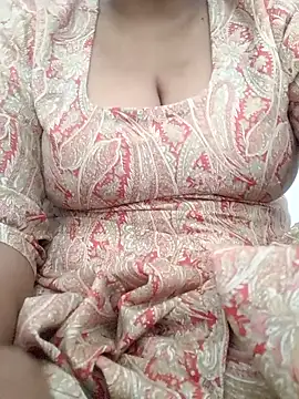 Snapshot of KEEP536 chatting on 10.25.25 KEEP536 online show from 10.25.25