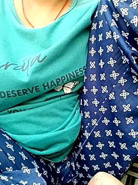 Snapshot of KEEP536 chatting on 10.27.25 KEEP536 online show from 10.27.25