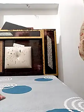 Snapshot of KEEP536 chatting on 10.28.25 KEEP536 online show from 10.28.25