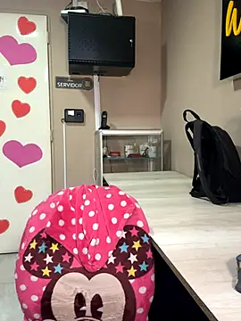 cherry coper online show from 10.04.25