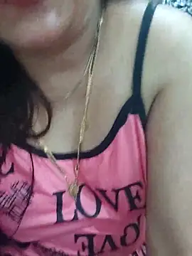 Snapshot of Mayuri77 chatting on 10.08.25 Mayuri77 online show from 10.08.25