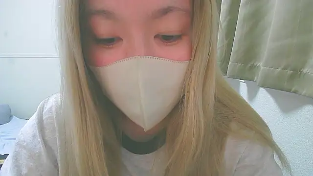 Snapshot of Remi_official chatting on 05.17.26 Remi official online show from 05.17.26