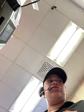 Snapshot of shyfr34k chatting on 02.23.25 shyfr34k online show from 02.23.25