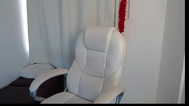 Xileny-Halliwey online show from 10.19.25