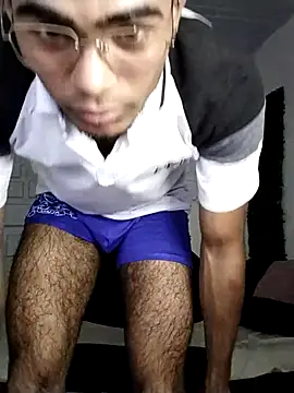 Snapshot of alessandro_2005 chatting on 12.05.24 alessandro 2005 online show from 12.05.24