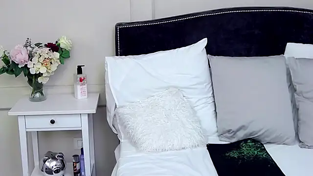 KatyNolan online show from 03.07.25