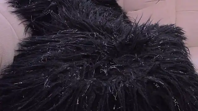 Radiant Naomi online show from 01.20.25