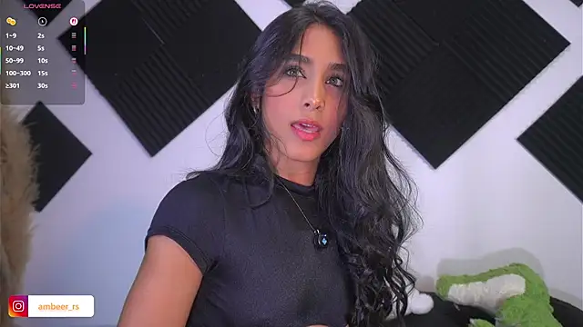 Snapshot of Ambeer_Rousess chatting on 10.10.25 Ambeer Rousess online show from 10.10.25