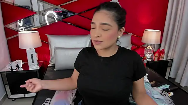 Snapshot of AdeleGray chatting on 02.02.25 AdeleGray online show from 02.02.25