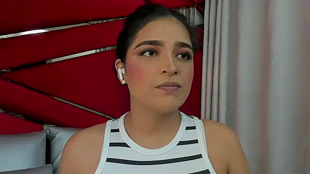 Snapshot of AdeleGray chatting on 02.04.25 AdeleGray online show from 02.04.25