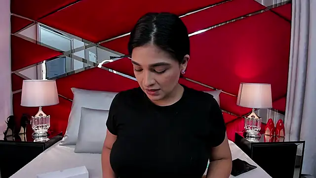 Snapshot of AdeleGray chatting on 02.24.25 AdeleGray online show from 02.24.25