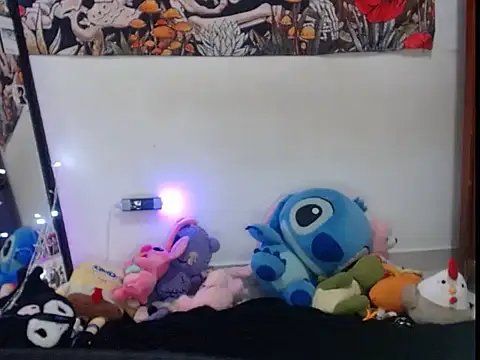 Snapshot of hachi_kitty chatting on 05.24.26 hachi kitty online show from 05.24.26