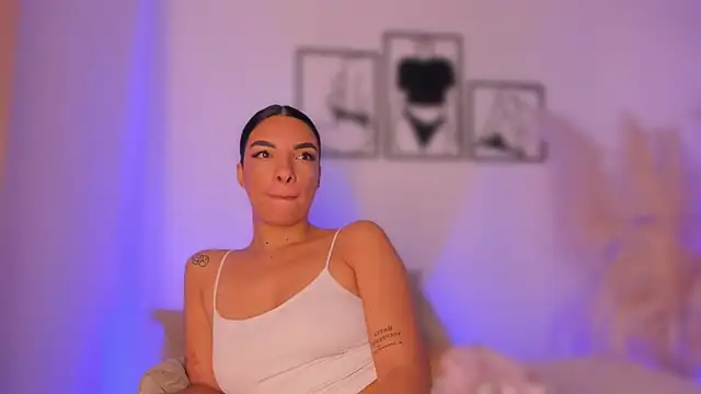 777AylinZ online show from 04.14.26