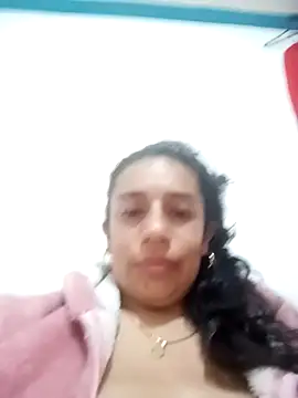 Snapshot of yaz_guzman chatting on 10.27.25 yaz guzman online show from 10.27.25