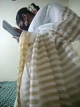 Cute-chinny online show from 01.31.25