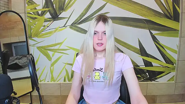 Auroralitta online show from 12.24.24
