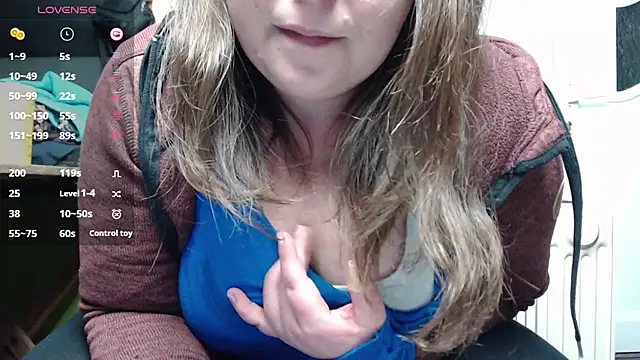 KasiaPrivat online show from 12.18.24