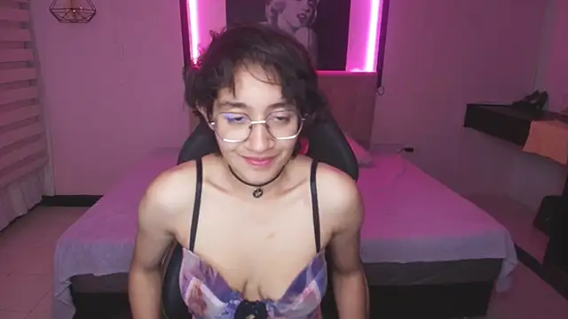 Lili Gomez  online show from 02.27.25