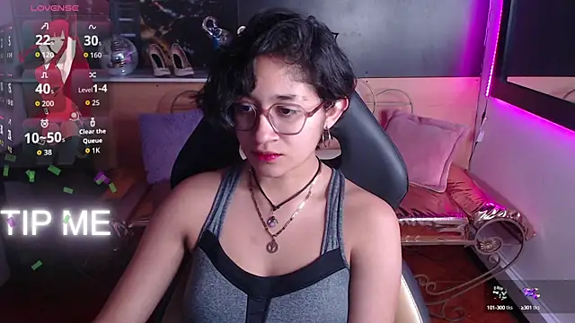 Lili Gomez  online show from 10.06.25