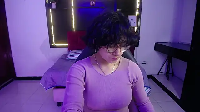 Lili Gomez  online show from 11.08.25