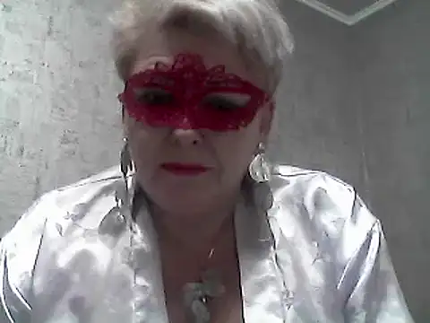 Snapshot of Lisa_Suzie chatting on 12.19.24 Lisa Suzie online show from 12.19.24