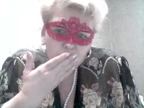 Snapshot of Lisa_Suzie chatting on 12.29.24 Lisa Suzie online show from 12.29.24