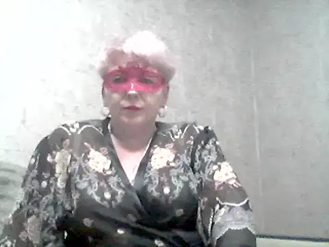 Snapshot of Lisa_Suzie chatting on 12.29.24 Lisa Suzie online show from 12.29.24