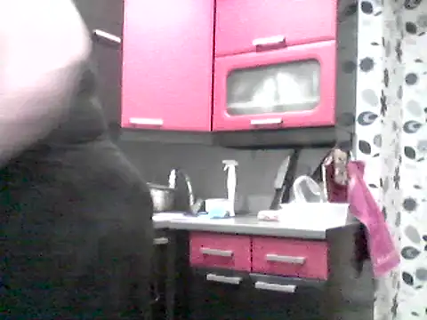 Snapshot of Lisa_Suzie chatting on 02.14.25 Lisa Suzie online show from 02.14.25