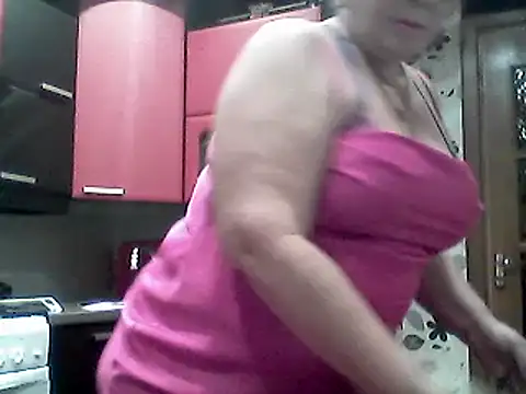 Snapshot of Lisa_Suzie chatting on 09.25.25 Lisa Suzie online show from 09.25.25