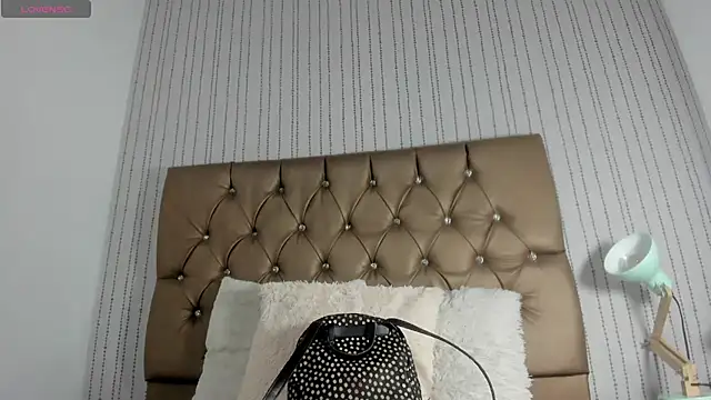 Snapshot of candymery chatting on 10.14.25 candymery online show from 10.14.25