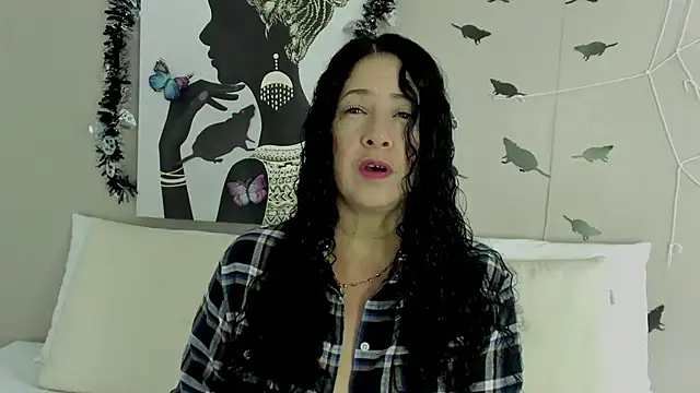 Adelesmithh online show from 10.25.25