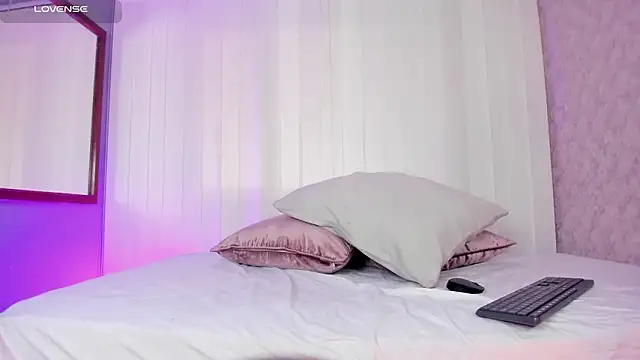 Pamela Johnsonn online show from 02.17.26