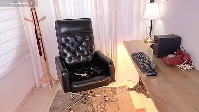 Pamela Johnsonn online show from 04.18.26