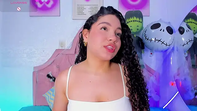 amandalee01 online show from 10.25.25