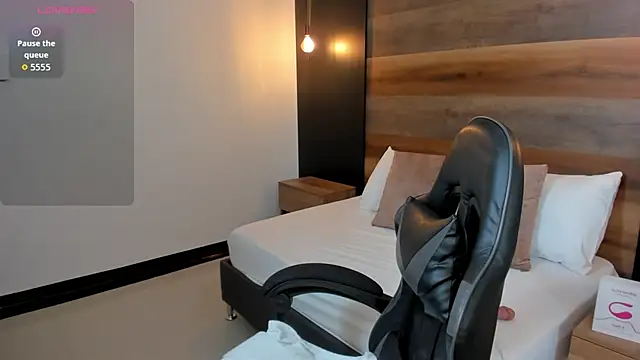 stephanya  online show from 11.10.25