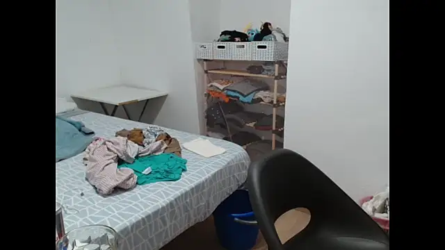 Ursumi1 online show from 10.16.25