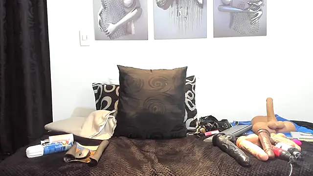 Roxanne squirt online show from 02.16.25
