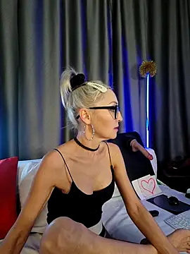 Snapshot of Milforja chatting on 02.10.26 Milforja online show from 02.10.26