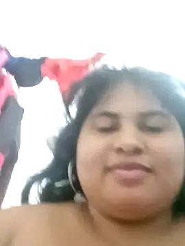 Snapshot of mariloca chatting on 12.13.24 mariloca online show from 12.13.24