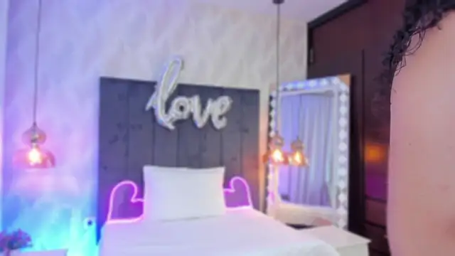 SHARONN     online show from 02.17.25