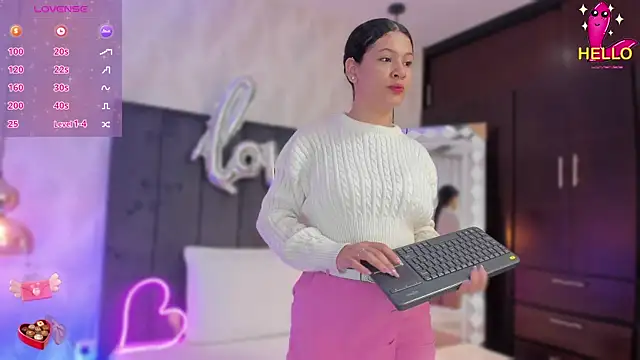 SHARONN     online show from 02.18.25