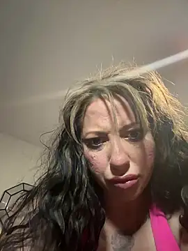 Snapshot of Hollyhudson123 chatting on 03.18.25 Hollyhudson123 online show from 03.18.25