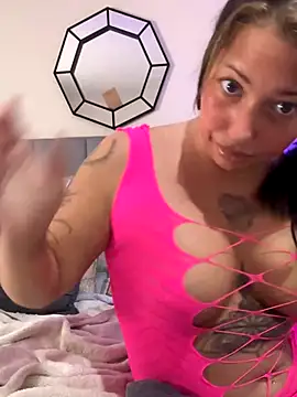 Snapshot of Hollyhudson123 chatting on 09.24.25 Hollyhudson123 online show from 09.24.25