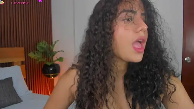 yaya23x online show from 10.17.25