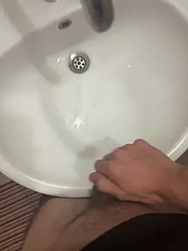 Snapshot of denizli18 chatting on 12.18.24 denizli18 online show from 12.18.24